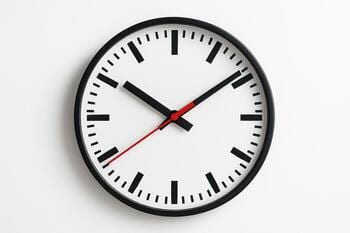 Railway style high-contrast dial